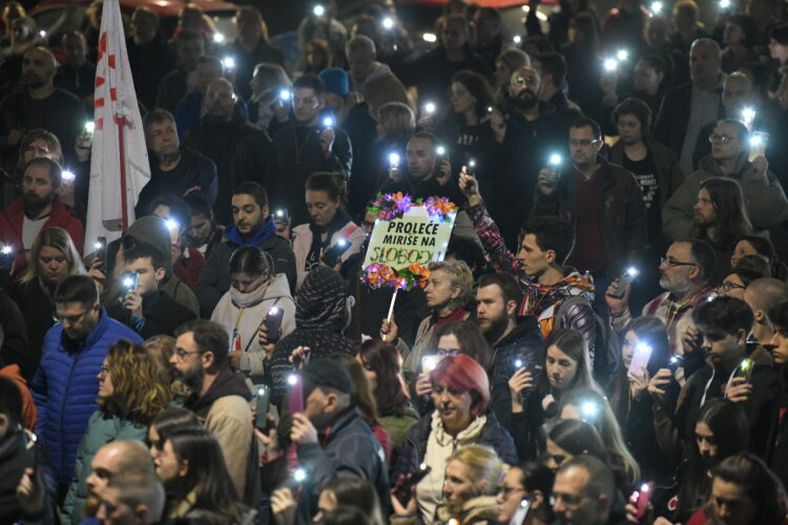 Srbijanski studenti ne odustaju: I večeras protesti širom zemlje