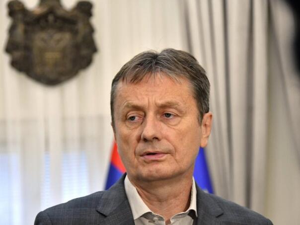 Srbijanskom ministru pozlilo tokom gostovanja u emisiji: Doživio moždani?