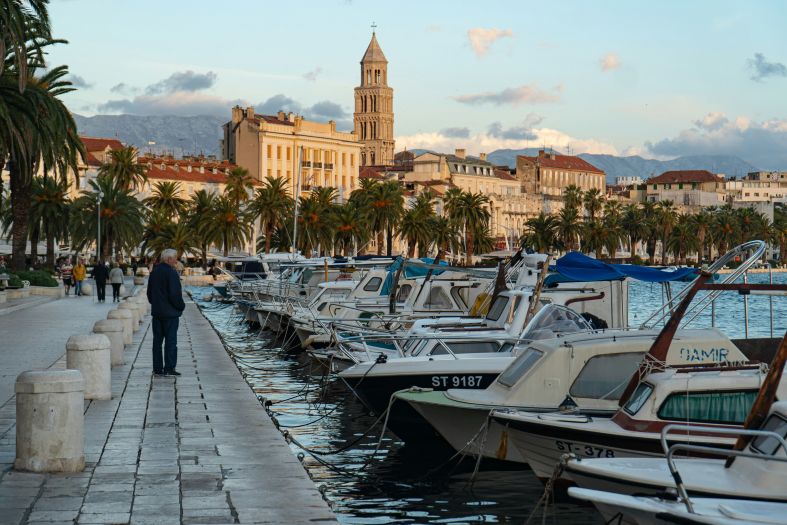 Srbin protjeran iz Hrvatske nakon što je pokazivao tri prsta