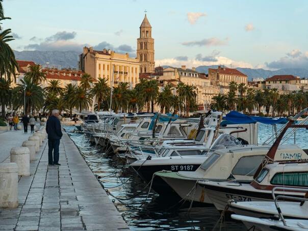 Srbin protjeran iz Hrvatske nakon što je pokazivao tri prsta