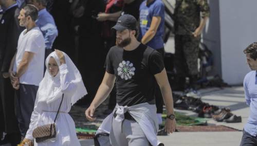 Srebrenica je sine da odeš u Potočare, šutiš, gledaš bjelinu...