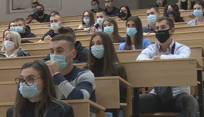 Srednjoškolci i studenti u RS vraćaju se na nastavu