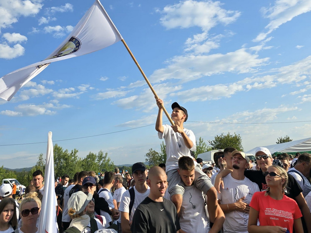 Srednjoškolci KS na Maršu mira: Staza koja nas sve obavezuje da pamtimo