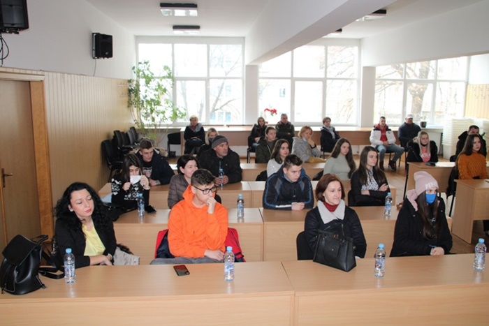 Srednjoškolcima i studentima Vareša, Breze i Kaknja po 100 KM mjesečno