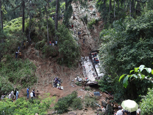 Šri Lanka: Autobus sletio sa litice, 21 osoba poginula