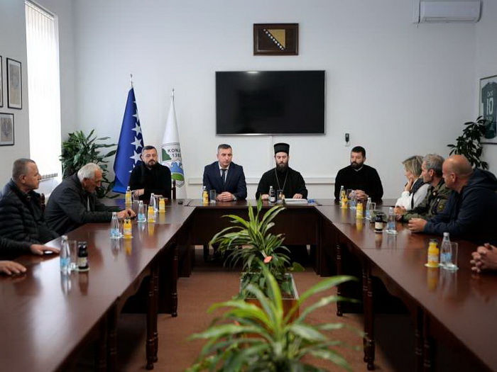 Srpski patrijarh Porfirije pomogao porodicama koje su pretrpjele štete tokom poplava u Konjicu