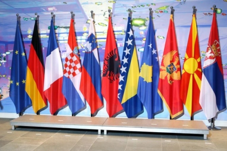 ‘Srpski svet’ je nastavak igre prisvajanja tuđih teritorija