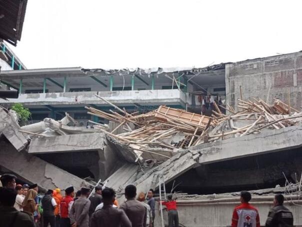 Srušila se škola u Indoneziji, najmanje 50 žrtava