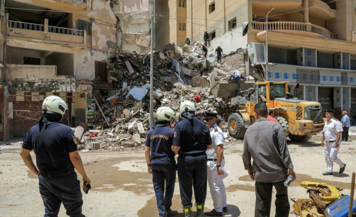 Srušila se zgrada u Egiptu: Spasioci tragaju za zatrpanim turistima