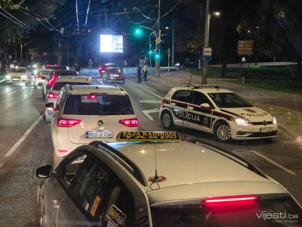 Srušile se trolejbuske žice u Sarajevu, policija na licu mjesta