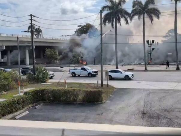 Srušio se avion kod aerodroma na Floridi