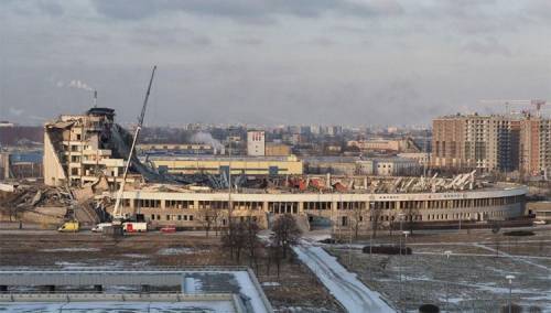 Srušio se krov stadiona u Rusiji, radnik pod ruševinama