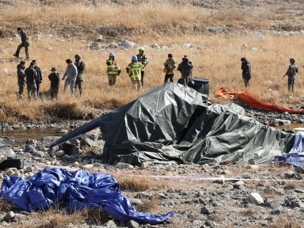 Srušio se vojni helikopter u Južnoj Koreji, posada poginula