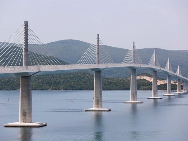 Šta je sa Pelješkim mostom? Plaćen 525 miliona eura, sada treba obnovu