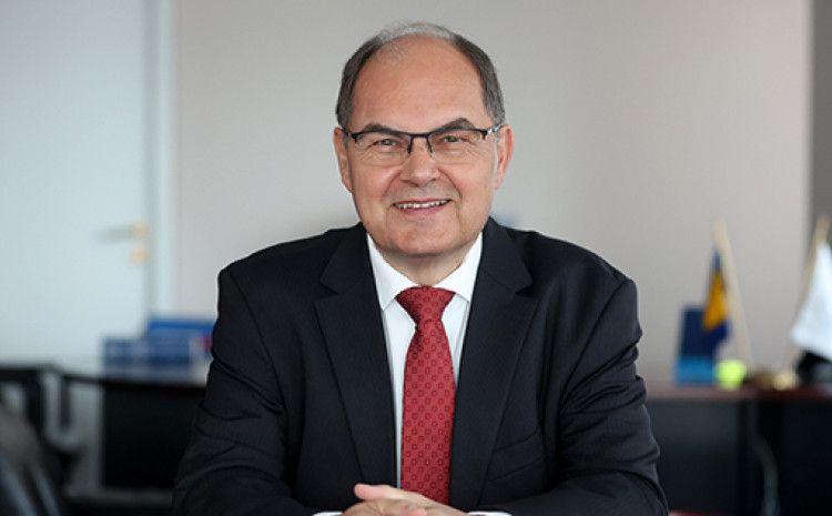 Šta je Schmidt poručio novoizabranim članovima Predsjedništva BiH