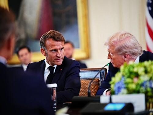 Šta je Trump šapnuo Macronu? "Putin želi dogovor..."
