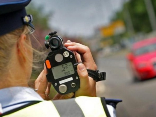 Šta predviđa novi zakon: Voziš bahato? Policija ti trajno oduzima auto!