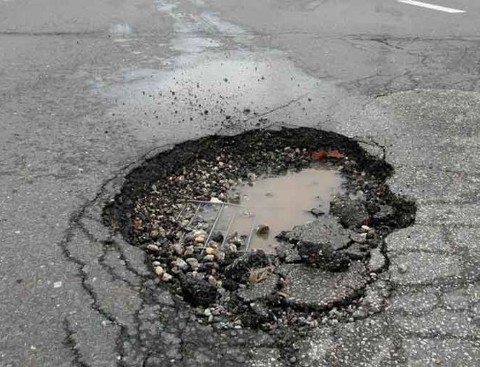 Šta prvo strada na vašem automobilu kad naletite na rupu u cesti?