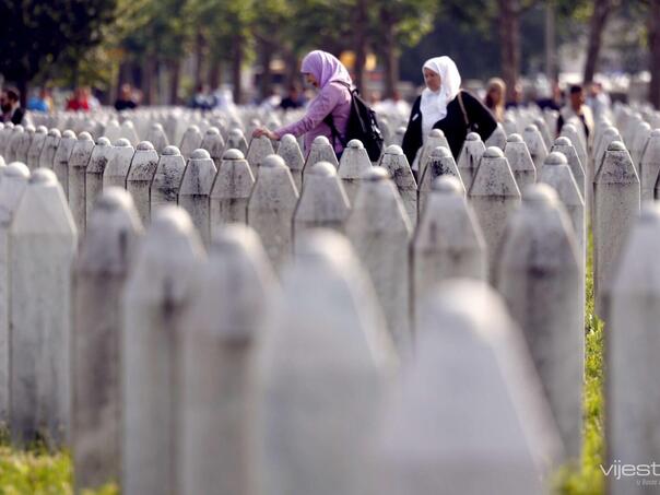 Šta stoji u Rezoluciji u Srebrenici zbog koje paniči Vučić!?