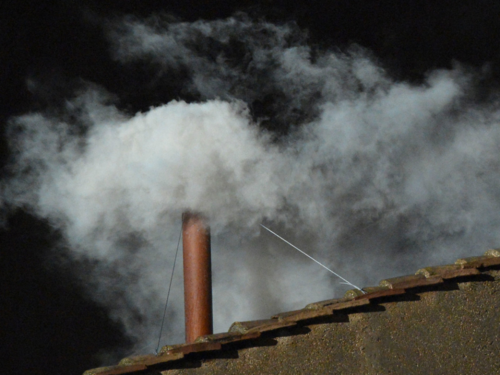 Šta zapravo znači crni, a šta bijeli dim iz Sikstinske kapele