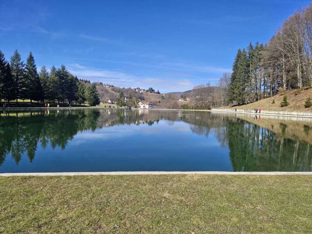 Stabilno i toplo vrijeme, ali meteorolozi najavljuju kratke promjene