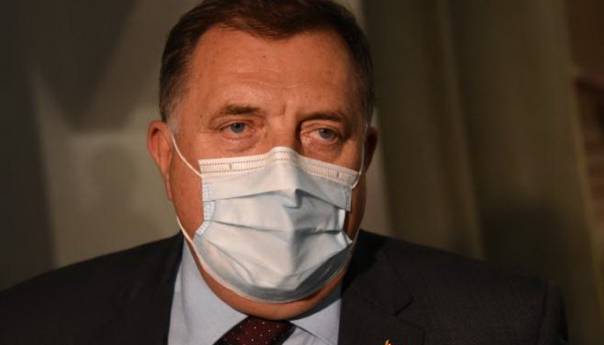 Stabilno zdravstveno stanje Dodika, osjeća se dobro