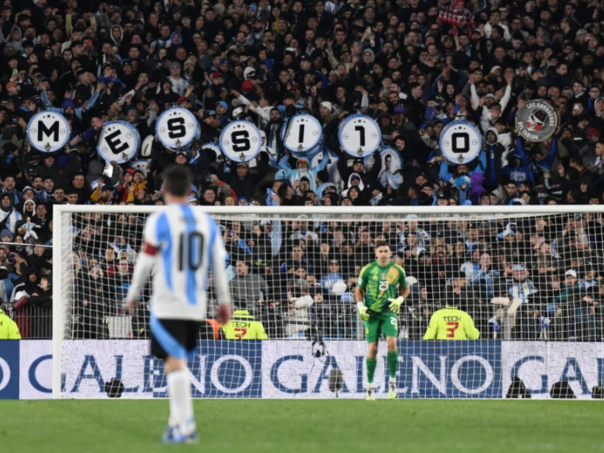Stadion se tresao: Epski oproštaj navijača od Messija