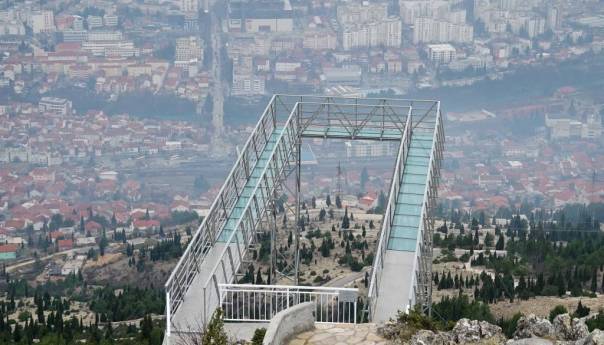 Staklena šetnica na Fortici nova turistička atrakcija Mostara