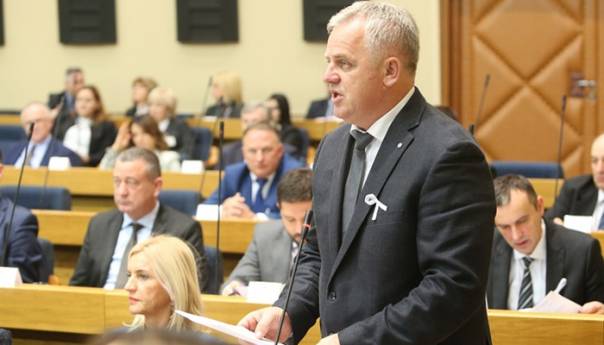 Stanić: Neki iz SNSD-a stotine hektara zemljišta prepisali na sebe