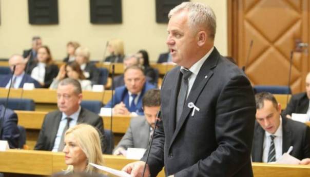 Stanić udaljen sa sjednice NS RS