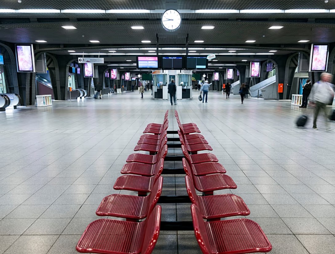 Stanica u Briselu evakuisana zbog sumnjivih paketa, saobraćaj potpuno obustavljen