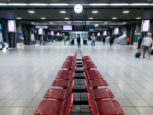 Stanica u Briselu evakuisana zbog sumnjivih paketa, saobraćaj potpuno obustavljen