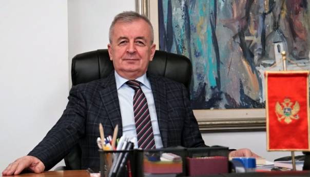 Stanišić: Mir i spokoj žrtvama genocida u Srebrenici