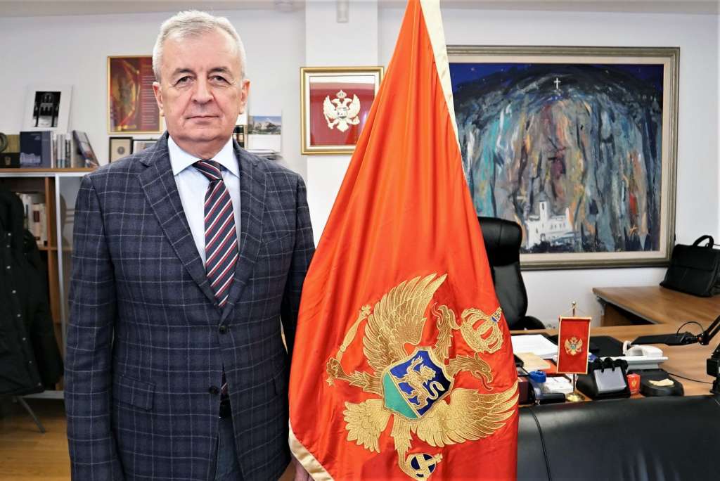 Stanišić: U Potočarima posjetioci šute, a mezarje govori