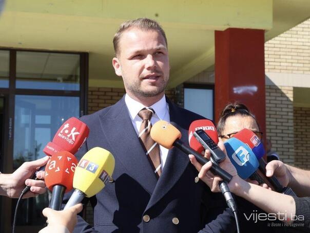 Stanivuković čestitao Studentima, nada se da ih Srbija neće zaboraviti