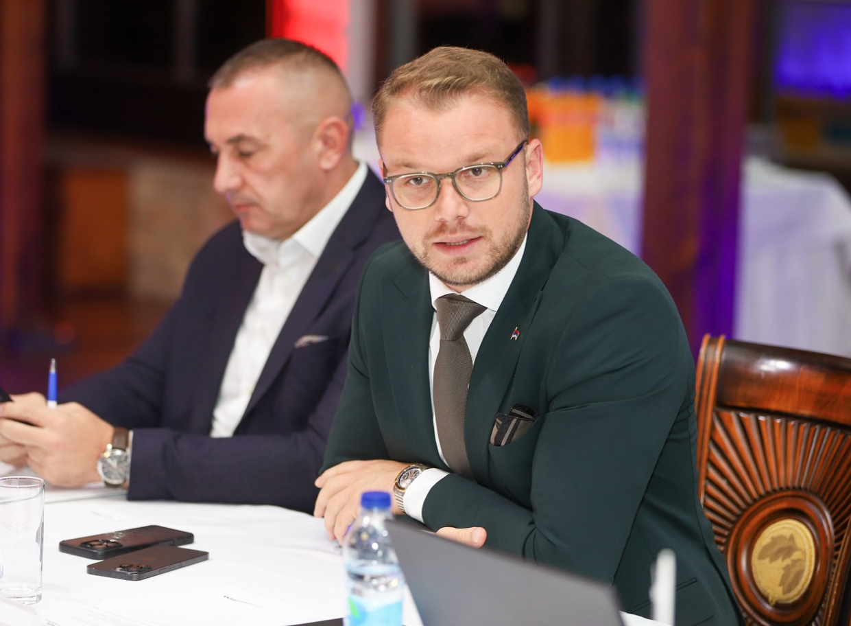 Stanivuković: Dodik i njegov politički krug spremni ličnu slobodu platiti imovinom srpskog naroda