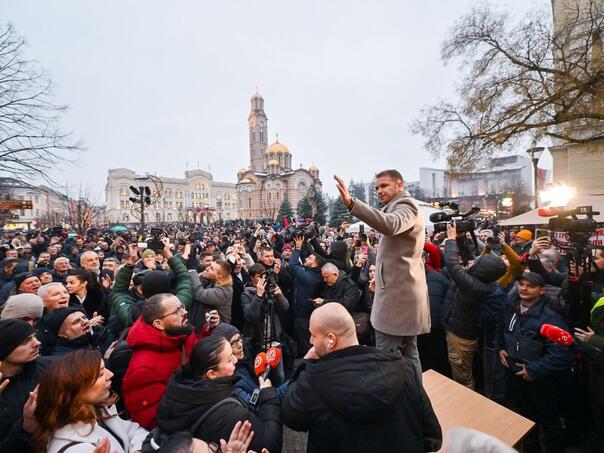 Stanivuković na protestima: Nećemo dozvoliti da se kazne Banja Luka i Bijeljina!