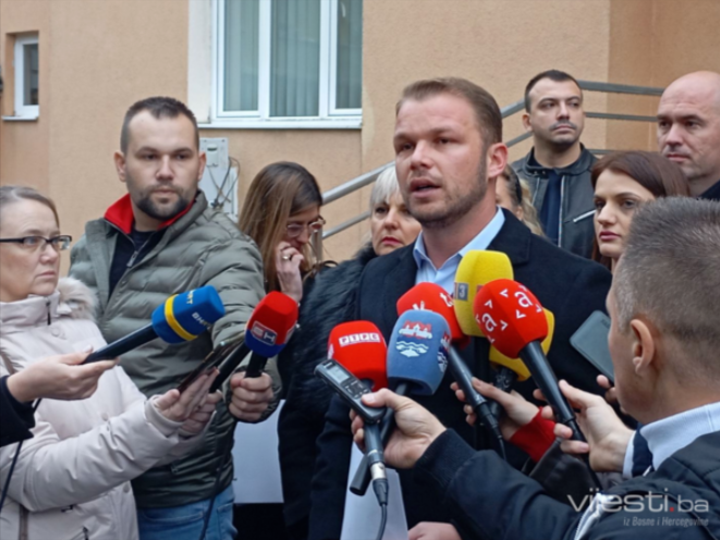 Stanivuković najavio proteste ispred institucija RS