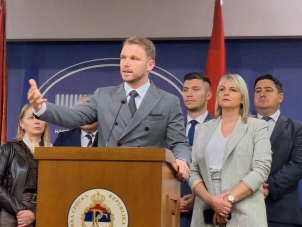 Stanivuković protiv Dodika: Protiv smo usvojenih zakona
