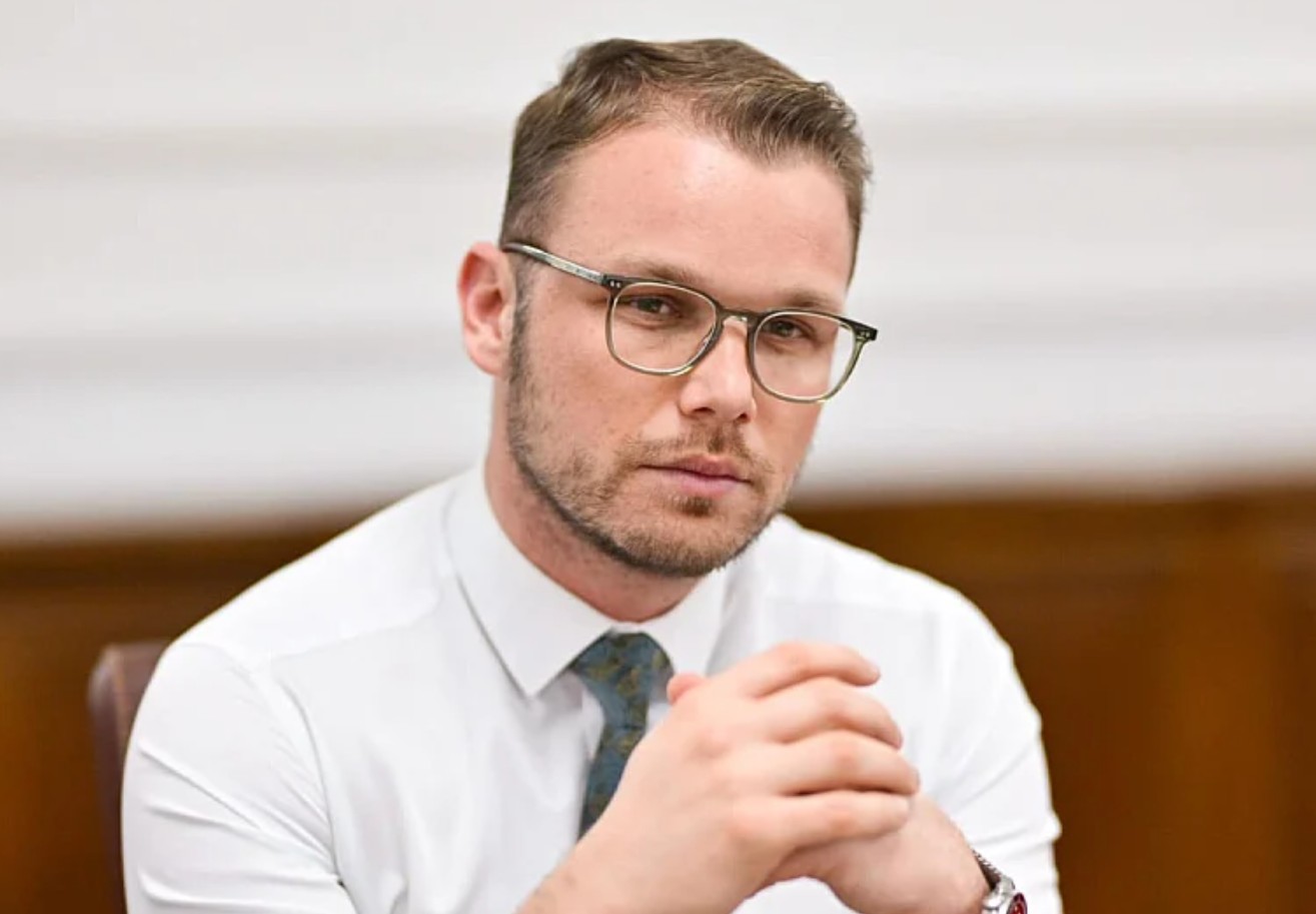 Stanivuković: SNSD-ova vlast uništila je sve, sada uništavaju i djecu