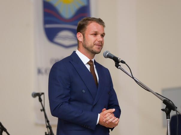 Stanivuković: SNSD sprovodi Schmidtove odluke iako ga naziva turistom