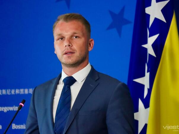 Stanivuković: Treba kazniti svakog pojedinca koji krši zakon, a ne čitav narod