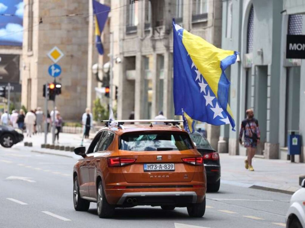 Stanje na cestama u BiH: Dobri uslovi, ali na više dionica mogući zastoji