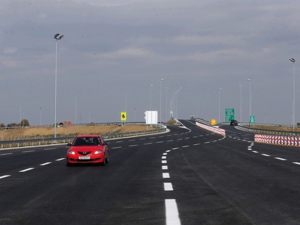 Stanje na cestama u BiH povoljno, kraća zadržavanja na granicama