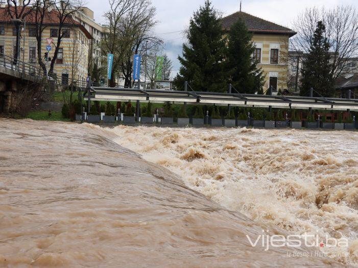 Stanje sa vodostajem do 12 sati: Vanredno u KS, USK, ZDK i TK