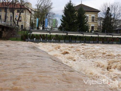 Stanje sa vodostajem do 12 sati: Vanredno u KS, USK, ZDK i TK
