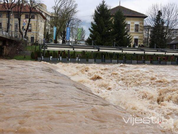 Stanje sa vodostajem do 12 sati: Vanredno u KS, USK, ZDK i TK