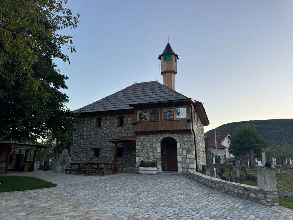 Stara kamena džamija u Ripču: Između vjere, baštine i nove turističke priče