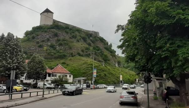 Bio zaražen: Starac iz Tešnja umro usljed moždanog udara