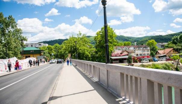 Starac prijetio da će skočiti sa mosta u Banjoj Luci, spasila ga policija